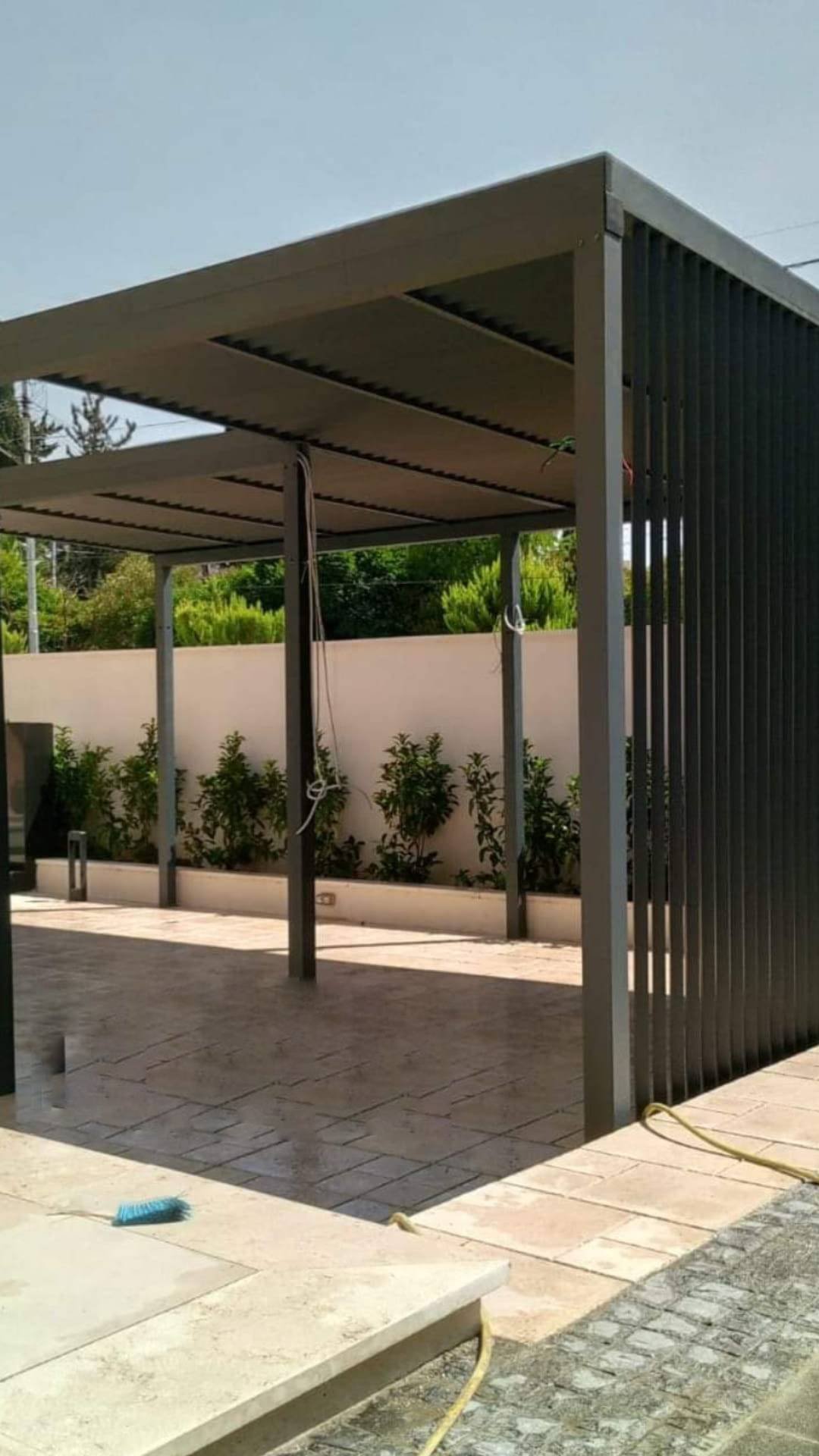 Custom Design & Installation: Aluminum Wood Finish Gates, Fences, Garage Doors, and Seasonal Pergolas - الصورة 3