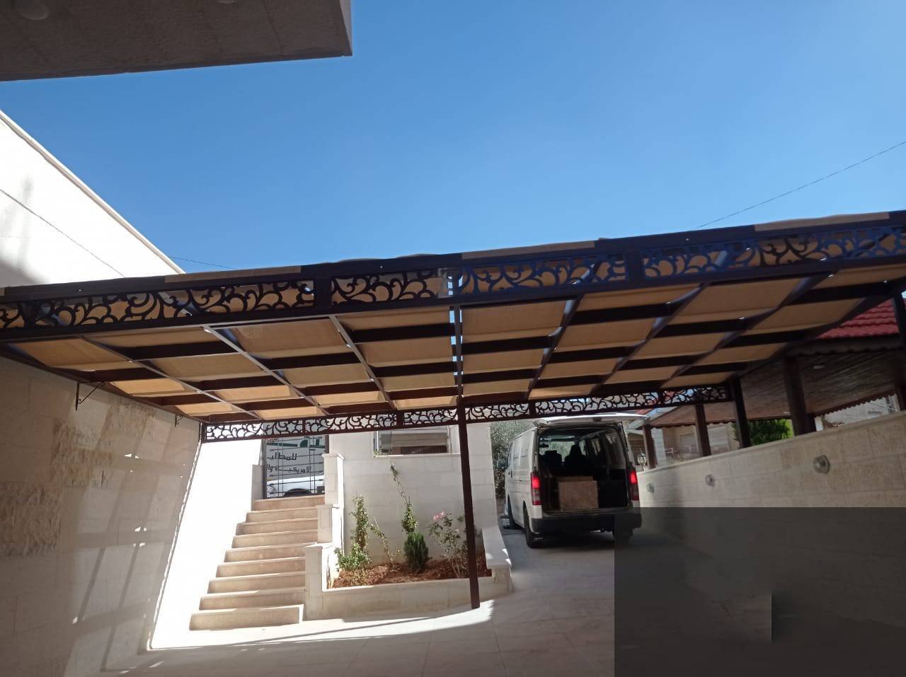 Custom Design & Installation: Aluminum Wood Finish Gates, Fences, Garage Doors, and Seasonal Pergolas - الصورة 10